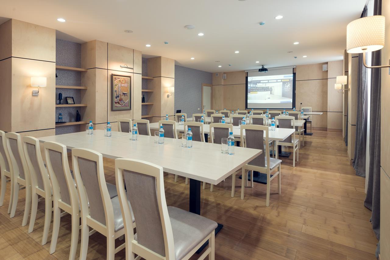 Aykun Hotel By Ag Hotels Group 阿斯坦纳 外观 照片